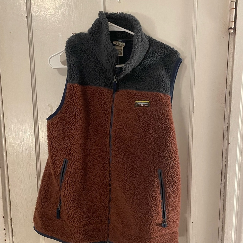 LL Bean Sherpa vest size medium